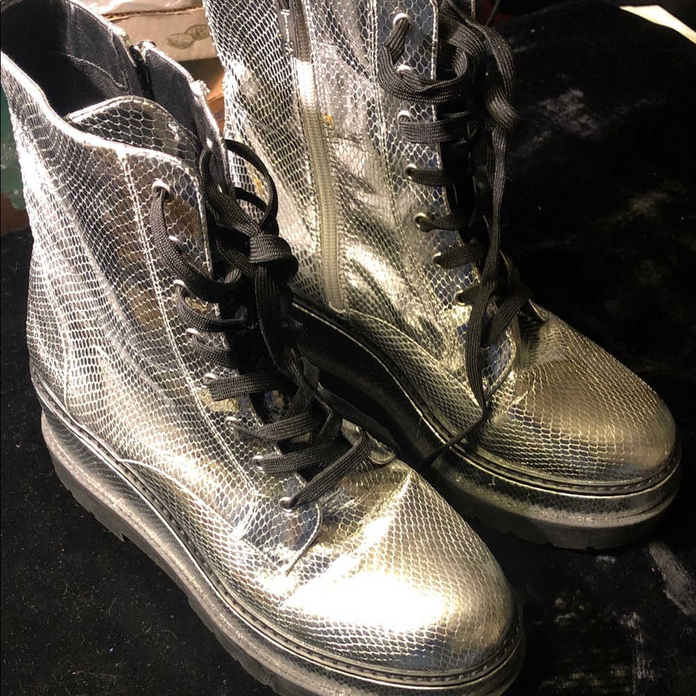 Jessica Simpson Silver 9.5 women’s boots